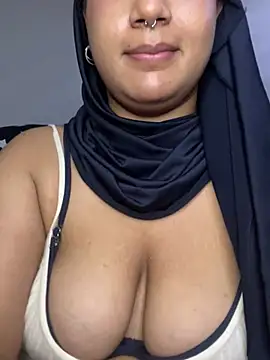 Snapshot of Maryam_yamal chatting on January 2025 01:09:02 AM Maryam yamal online show from January 2025 01:09:02 AM