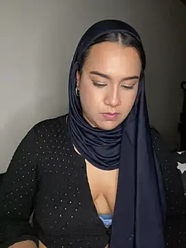 Snapshot of Maryam_yamal chatting on February 2025 10:50:02 PM Maryam yamal online show from February 2025 10:50:02 PM