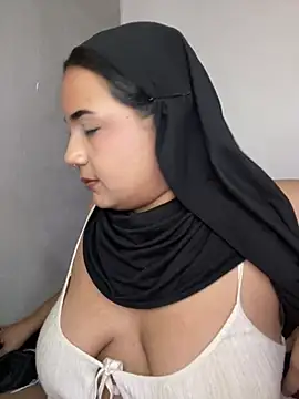 Snapshot of Maryam_yamal chatting on February 2025 09:25:02 PM Maryam yamal online show from February 2025 09:25:02 PM