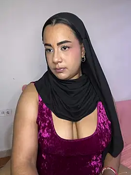 Snapshot of Maryam_yamal chatting on February 2025 10:32:01 PM Maryam yamal online show from February 2025 10:32:01 PM