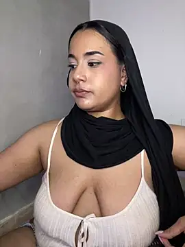 Snapshot of Maryam_yamal chatting on February 2025 12:39:01 AM Maryam yamal online show from February 2025 12:39:01 AM