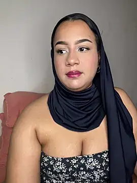 Snapshot of Maryam_yamal chatting on February 2025 02:48:02 PM Maryam yamal online show from February 2025 02:48:02 PM