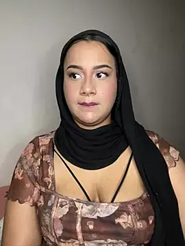 Snapshot of Maryam_yamal chatting on February 2025 09:42:02 PM Maryam yamal online show from February 2025 09:42:02 PM