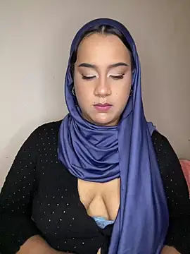 Snapshot of Maryam_yamal chatting on February 2025 08:52:02 PM Maryam yamal online show from February 2025 08:52:02 PM