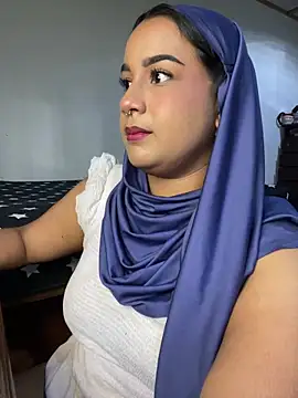 Snapshot of Maryam_yamal chatting on January 2025 08:28:01 PM Maryam yamal online show from January 2025 08:28:01 PM