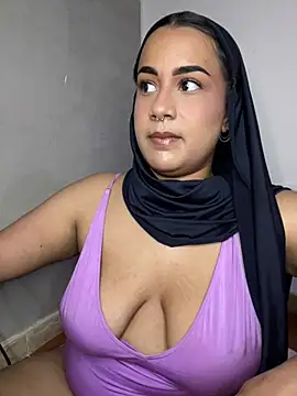 Snapshot of Maryam_yamal chatting on February 2025 09:15:02 PM Maryam yamal online show from February 2025 09:15:02 PM