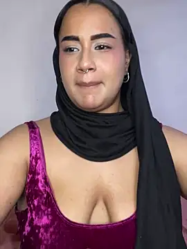 Snapshot of Maryam_yamal chatting on February 2025 09:33:01 PM Maryam yamal online show from February 2025 09:33:01 PM