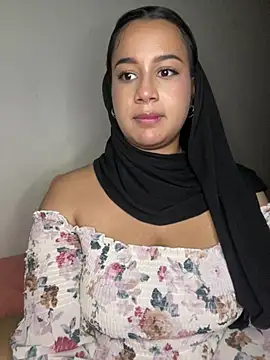 Snapshot of Maryam_yamal chatting on March 2025 11:46:01 PM Maryam yamal online show from March 2025 11:46:01 PM