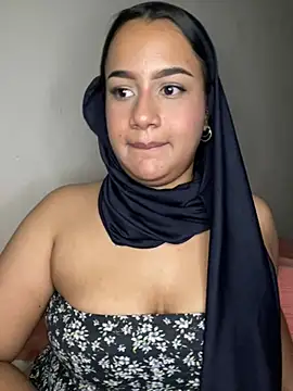 Snapshot of Maryam_yamal chatting on February 2025 09:43:01 PM Maryam yamal online show from February 2025 09:43:01 PM