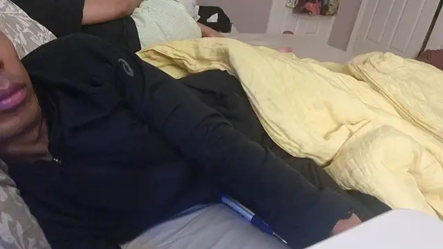 AmateurGuy23 online show from November 2025 05:13:02 PM