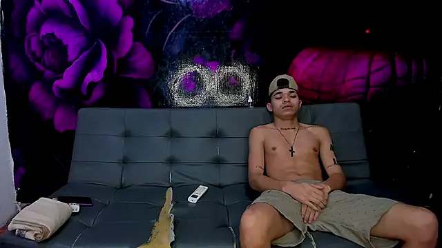 Snapshot of SecretsParty chatting on September 2025 02:34:01 PM SecretsParty online show from September 2025 02:34:01 PM