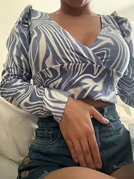 DulceMya6 online show from May 2026 01:32:01 PM