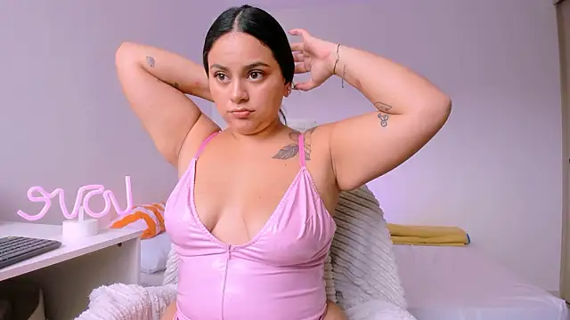 susy angel online show from February 2026 09:25:02 PM