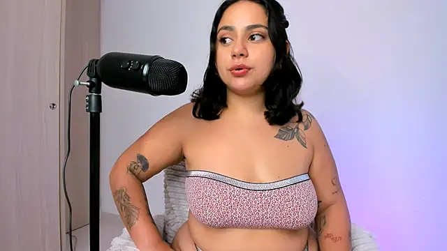 susy angel online show from April 2026 09:00:02 PM