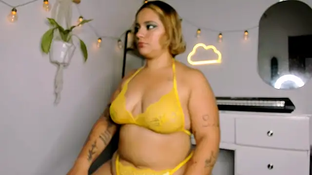 Snapshot of susy_angel chatting on March 2025 12:32:01 AM susy angel online show from March 2025 12:32:01 AM