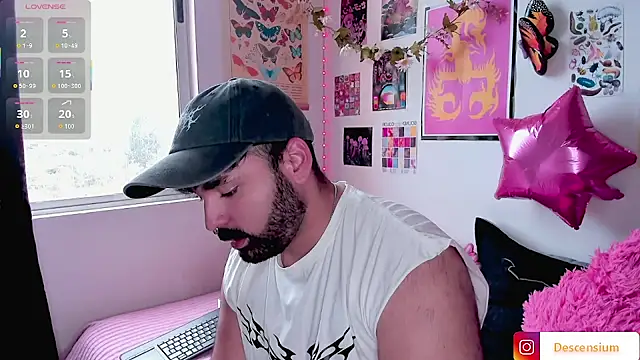 johnnyalx online show from November 2025 07:40:01 PM