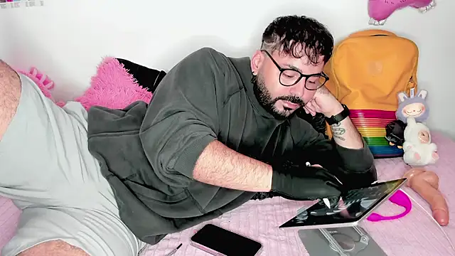 johnnyalx online show from December 2025 07:26:02 PM