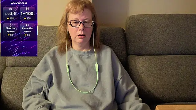 TittyLandQuebec online show from April 2026 09:42:02 PM