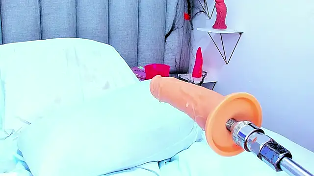 keyllaa  online show from October 2025 08:05:01 PM