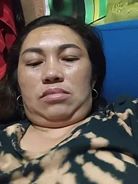 LalaiAsian online show from April 2026 10:36:02 PM