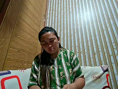 LalaiAsian online show from April 2026 10:27:01 PM