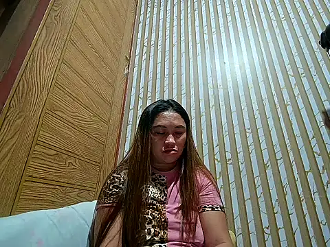 LalaiAsian online show from February 2026 04:19:02 PM