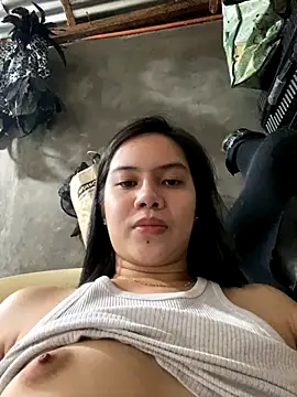 Snapshot of Hebefemme chatting on December 2025 08:20:02 AM Hebefemme online show from December 2025 08:20:02 AM