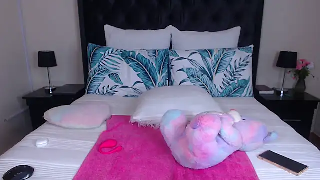 Snapshot of Sexynaughty_Gal chatting on December 2024 11:25:01 PM Sexynaughty Gal online show from December 2024 11:25:01 PM