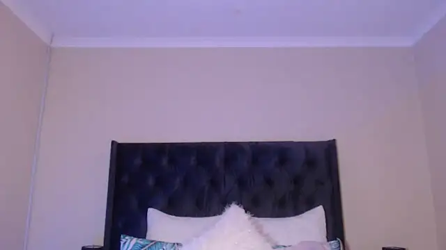 Snapshot of Sexynaughty_Gal chatting on December 2024 11:00:01 PM Sexynaughty Gal online show from December 2024 11:00:01 PM