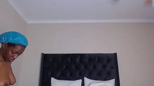 Snapshot of Sexynaughty_Gal chatting on November 2025 09:25:02 PM Sexynaughty Gal online show from November 2025 09:25:02 PM