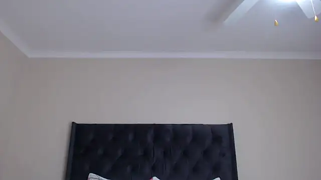 Sexynaughty Gal online show from June 2026 07:33:01 PM