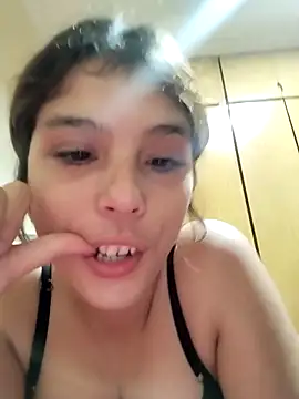 mariamac420 online show from April 2026 05:09:02 AM