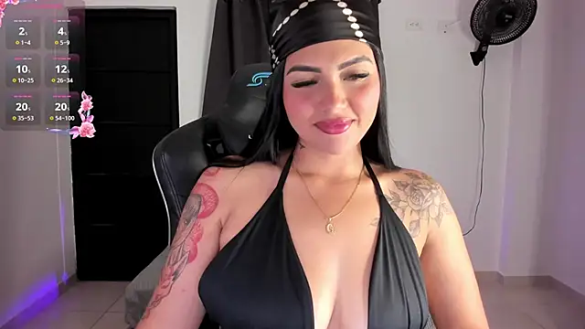 Snapshot of karol_green_ chatting on May 2026 03:25:02 AM karol green online show from May 2026 03:25:02 AM