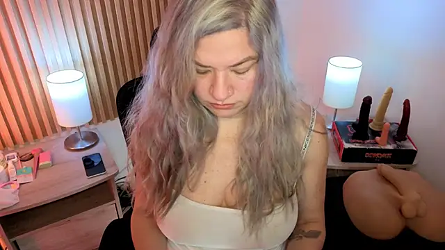 MarianL0ve online show from April 2026 10:43:02 AM