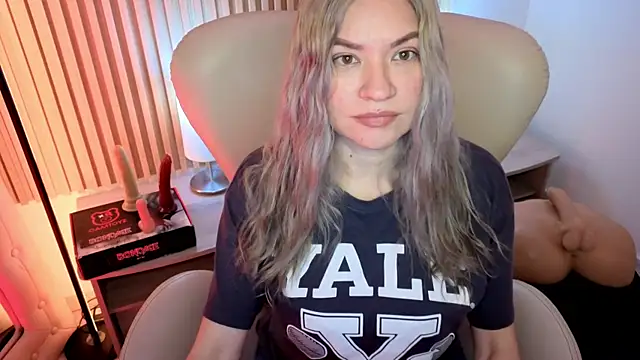 MarianL0ve online show from October 2025 02:40:02 PM