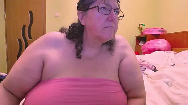 HugeTits online show from October 2025 11:41:01 PM