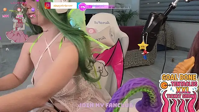 Snapshot of ninapoledance chatting on October 2025 06:39:02 PM ninapoledance online show from October 2025 06:39:02 PM