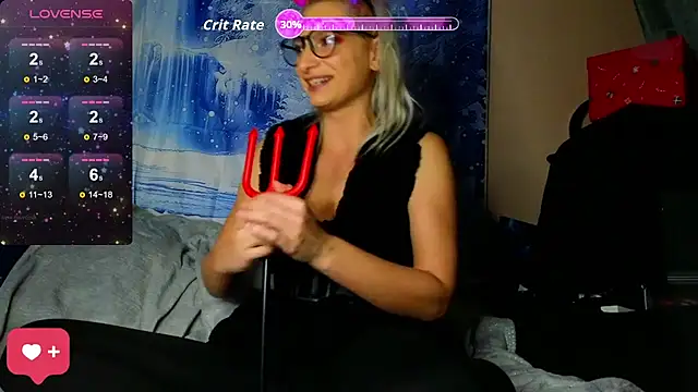 Snapshot of KittyMia chatting on December 2025 08:28:02 PM KittyMia online show from December 2025 08:28:02 PM