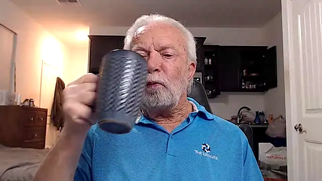 Snapshot of rockpoint69 chatting on April 2026 08:32:01 AM rockpoint69 online show from April 2026 08:32:01 AM