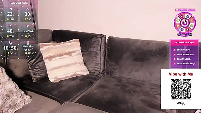 Snapshot of EatSweetMolly chatting on March 2026 05:25:02 AM EatSweetMolly online show from March 2026 05:25:02 AM