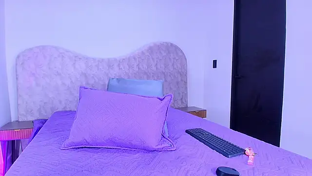 shelsyloreds online show from November 2025 11:58:01 AM