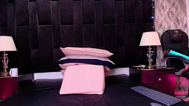 shelsyloreds online show from November 2025 11:58:02 AM