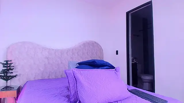 shelsyloreds online show from December 2025 11:53:01 AM