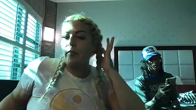 ShineyQuinn online show from June 2026 12:21:02 AM