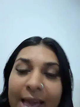 Snapshot of layla_amin chatting on November 2025 01:54:01 AM layla amin online show from November 2025 01:54:01 AM