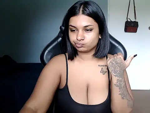 layla amin online show from March 2026 06:53:01 AM