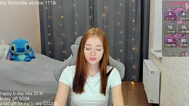 Hot Mia  online show from January 2025 12:29:01 PM