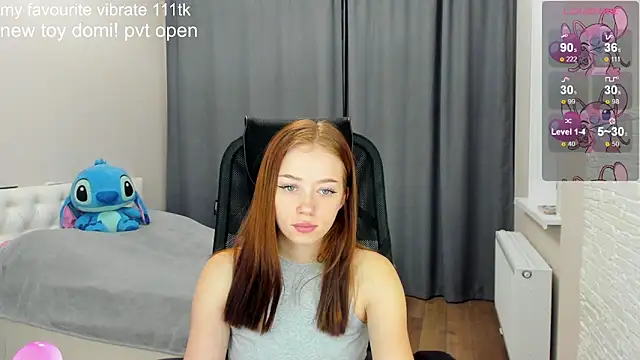 Hot Mia  online show from December 2024 11:24:01 AM