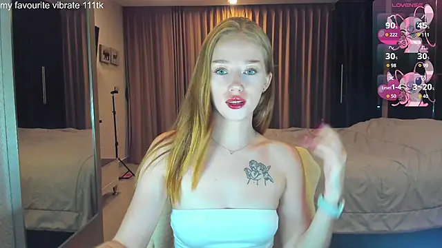 Hot Mia  online show from November 2025 12:09:01 PM