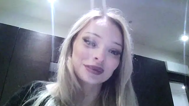 HannaXLove online show from November 2025 02:32:02 PM